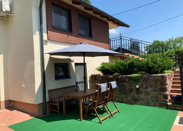 Balaton Wellness Tom Cat Nyaralo 1 Wellness Es 1 Gyermekbarat Apartmannal