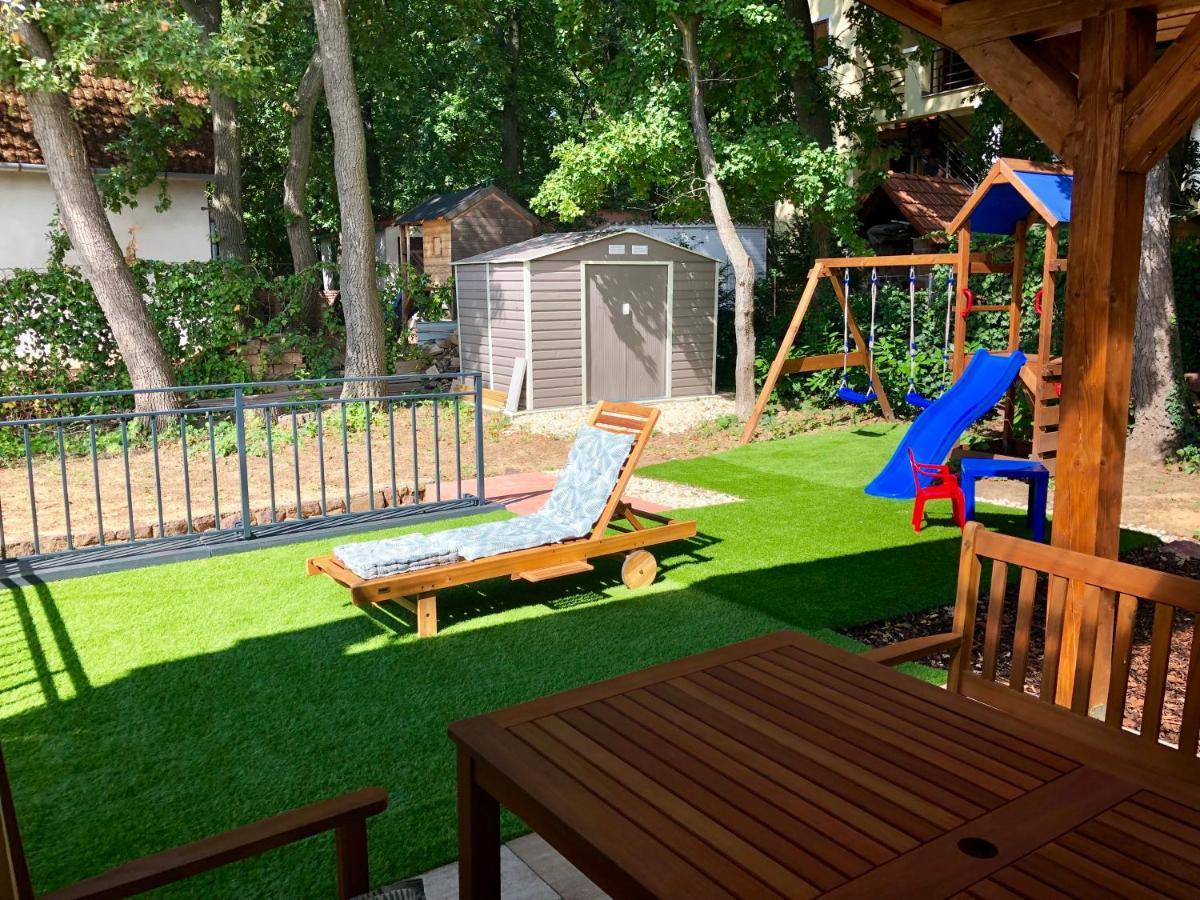 Case de vacanță Balaton Wellness Tom Cat Nyaralo 1 Wellness Es 1 Gyermekbarat Apartmannal *