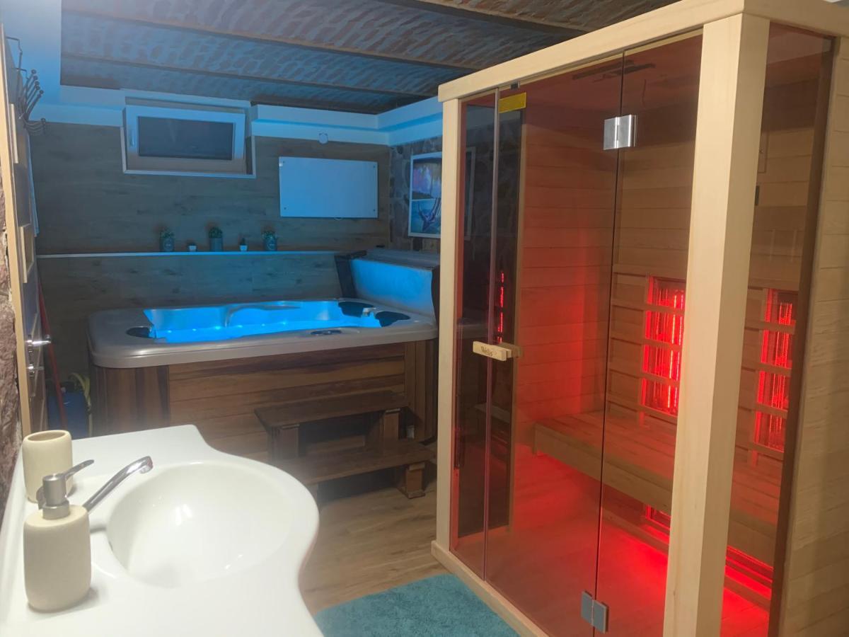Holiday home Balaton Wellness Tom Cat Nyaralo 1 Wellness Es 1 Gyermekbarat Apartmannal